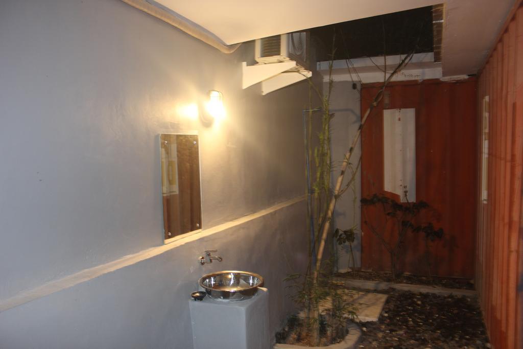 Kubu Container Hotel Uluwatu  Exterior photo
