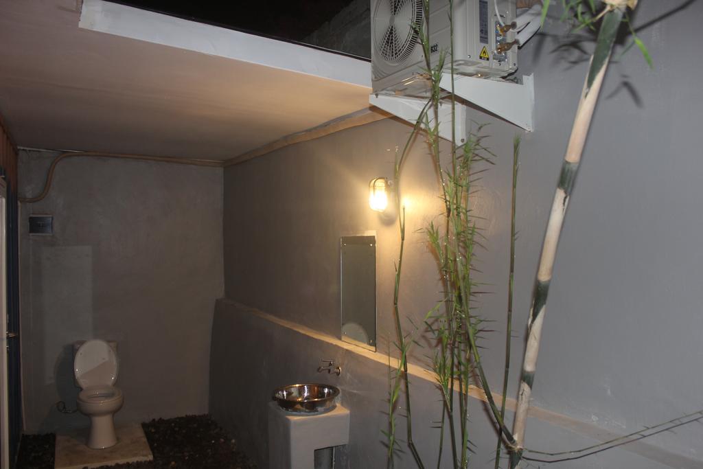 Kubu Container Hotel Uluwatu  Exterior photo