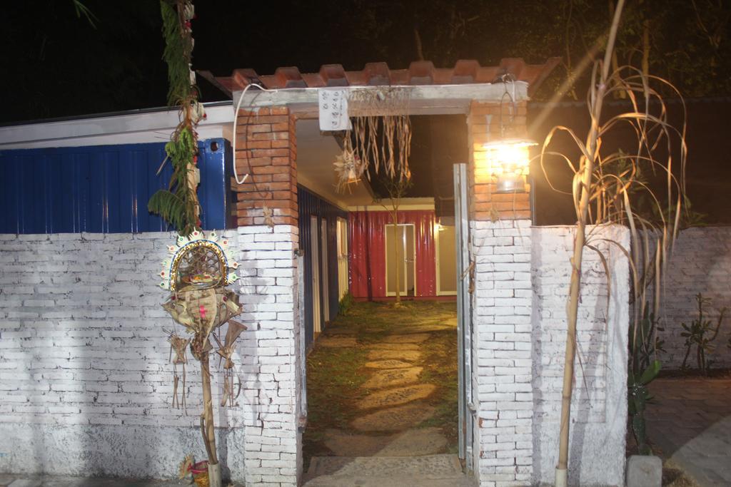 Kubu Container Hotel Uluwatu  Exterior photo