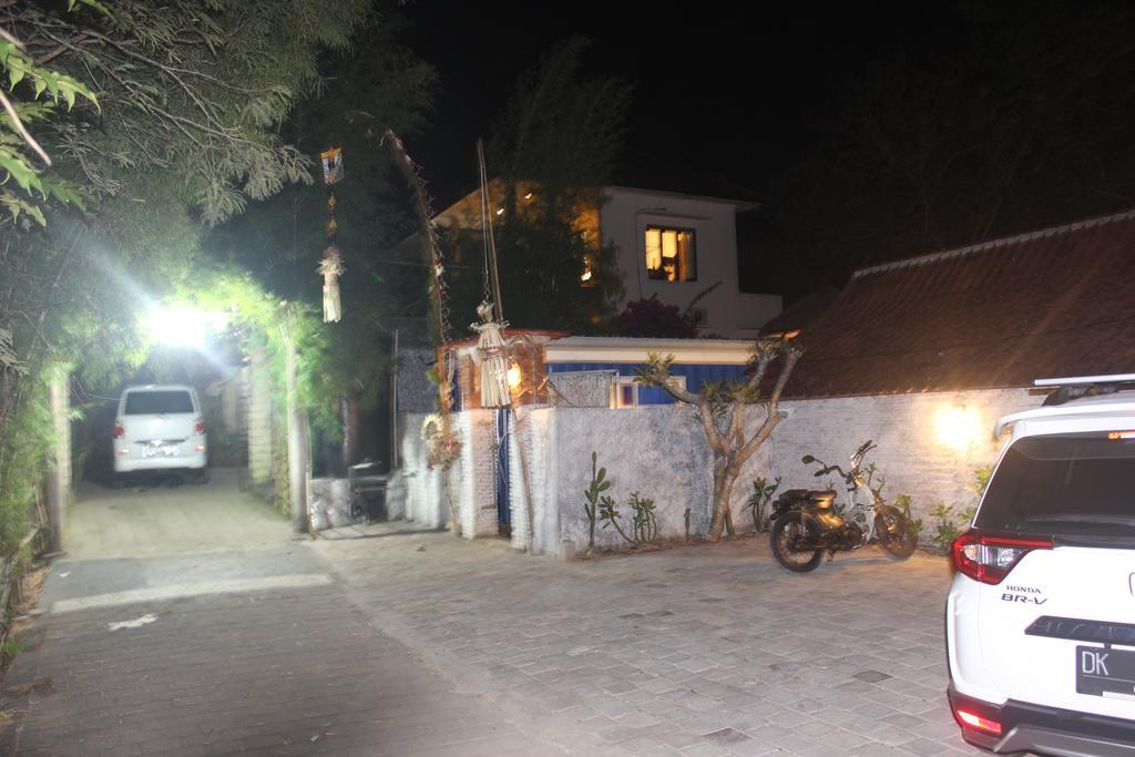 Kubu Container Hotel Uluwatu  Exterior photo