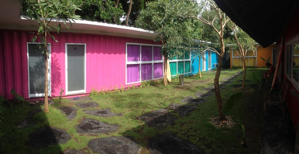 Kubu Container Hotel Uluwatu  Exterior photo